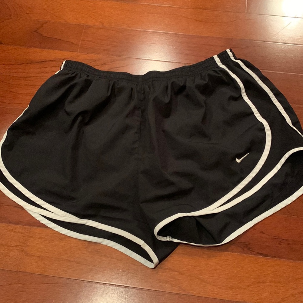 Nike Womens Tempo Shorts XL